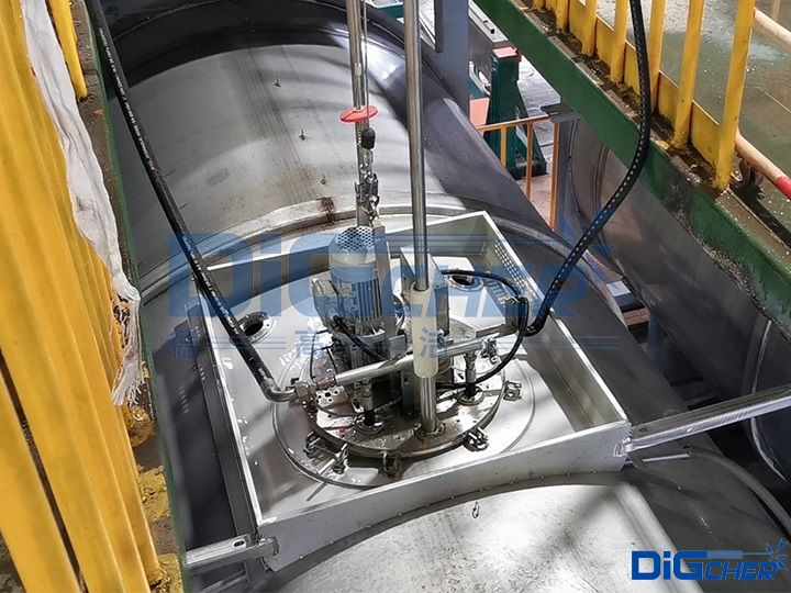 高壓水公路罐車自動(dòng)清洗機(jī)構(gòu)