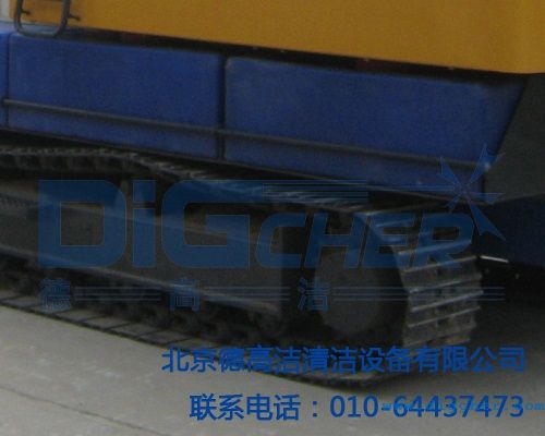 SOLAR-TC 3500太陽(yáng)能電池板清洗車(chē)履帶